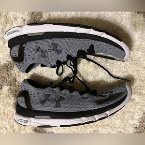 Under Armor Speed tennis shoes